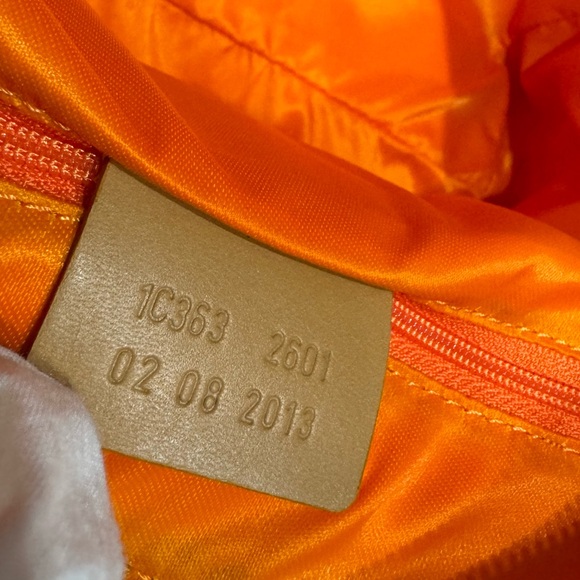 🌟RARE!!🌟Authentic ETRO Paisley Floral Boston Bag RARE with COA - Picture 14 of 15